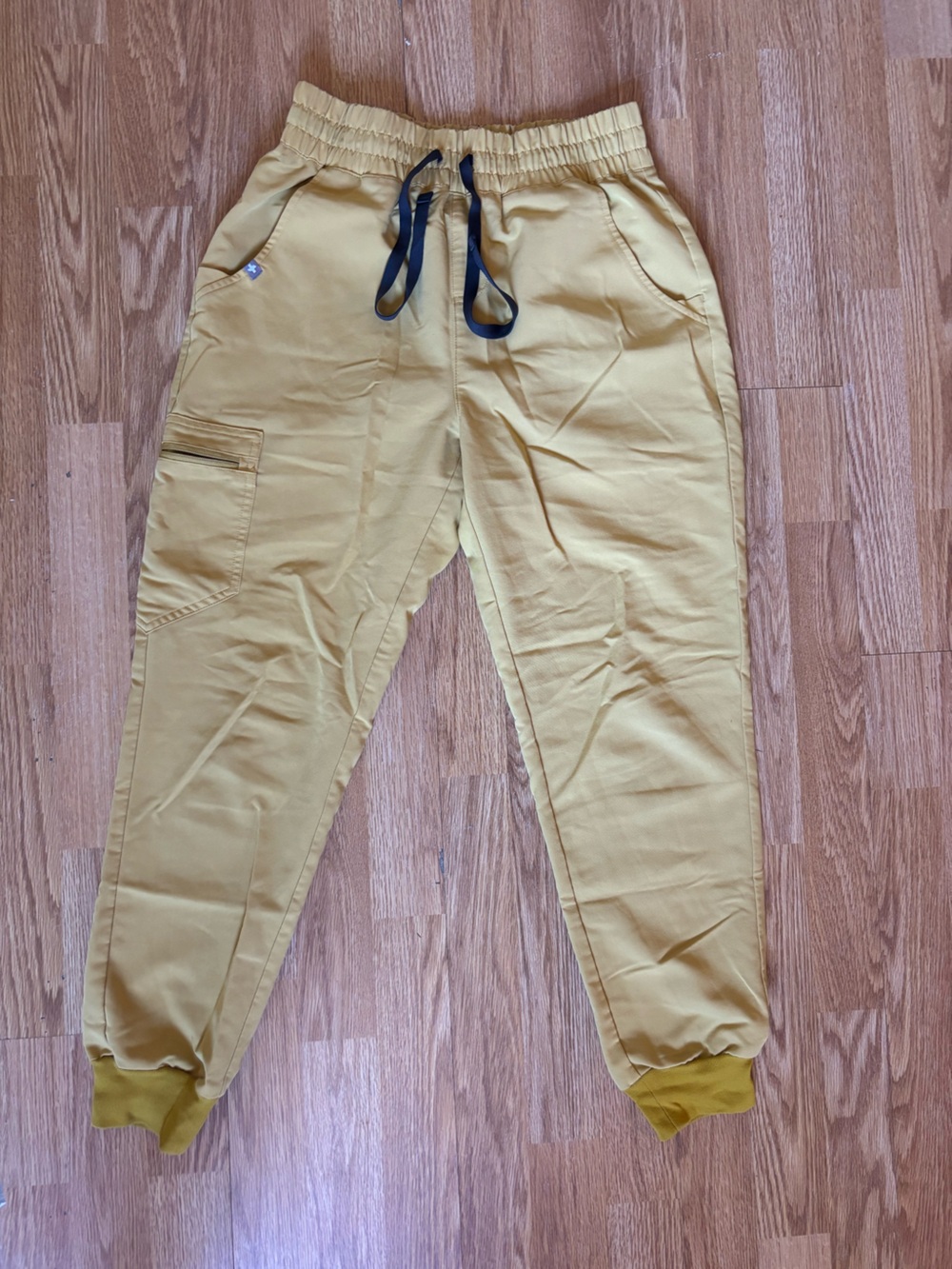FIGS Zamora Jogger Scrub Pants Yellow Small Petite